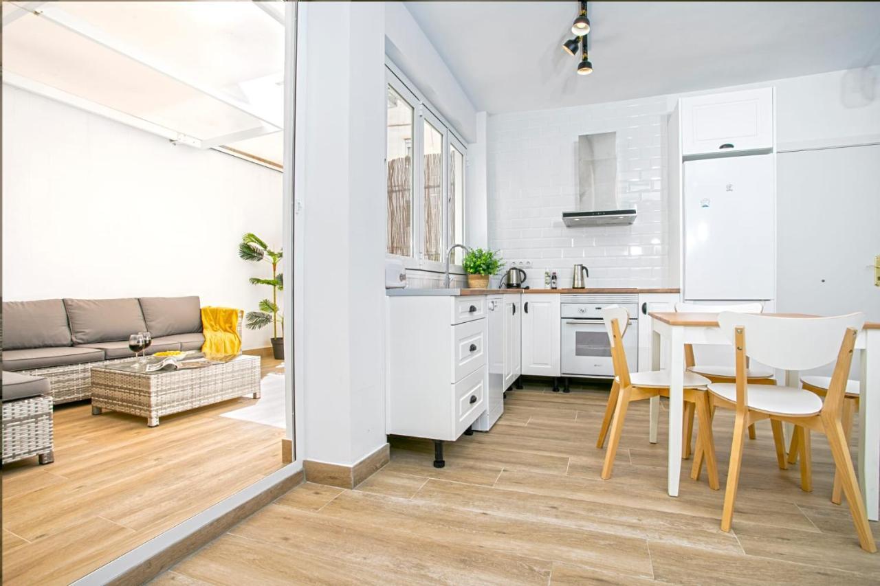 Precioso Apartamento Con Patio Malaga Exterior photo